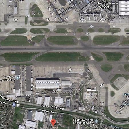 Heathrow Ensuite Rooms- Auto Check In 런던 외부 사진