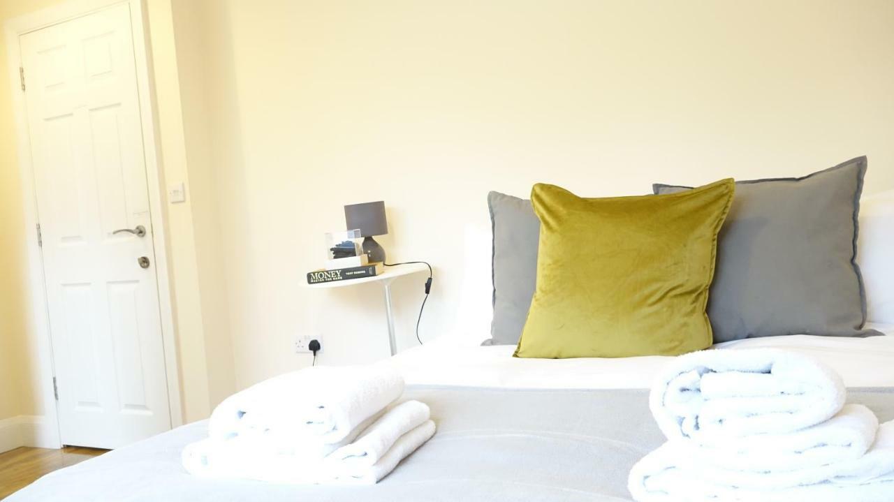Heathrow Ensuite Rooms- Auto Check In 런던 외부 사진