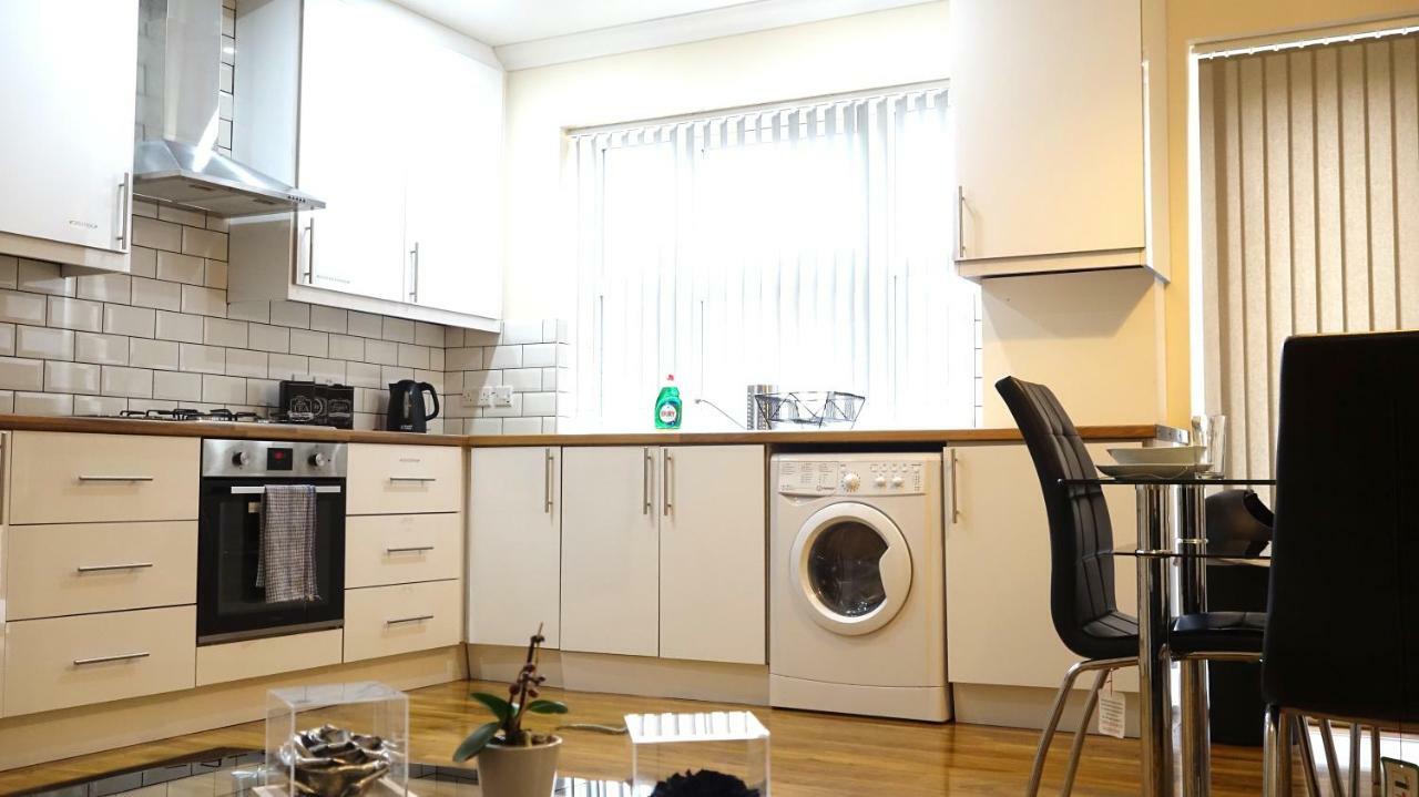 Heathrow Ensuite Rooms- Auto Check In 런던 외부 사진