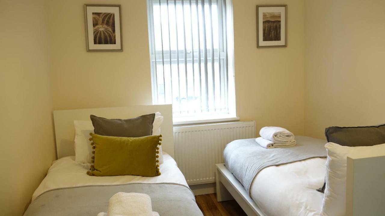 Heathrow Ensuite Rooms- Auto Check In 런던 외부 사진