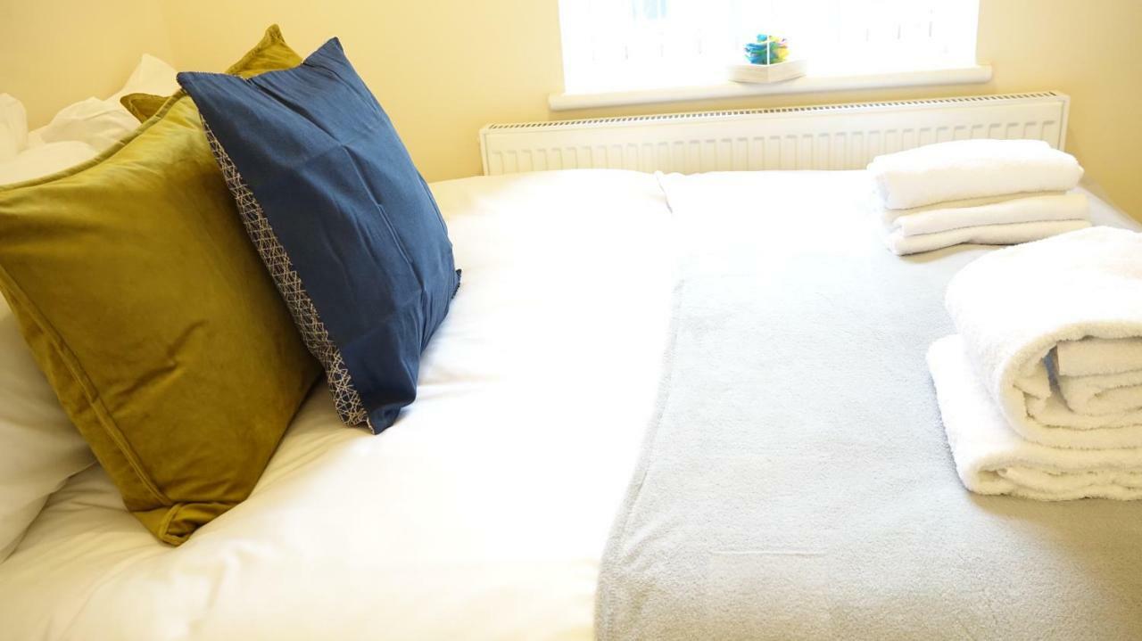 Heathrow Ensuite Rooms- Auto Check In 런던 외부 사진