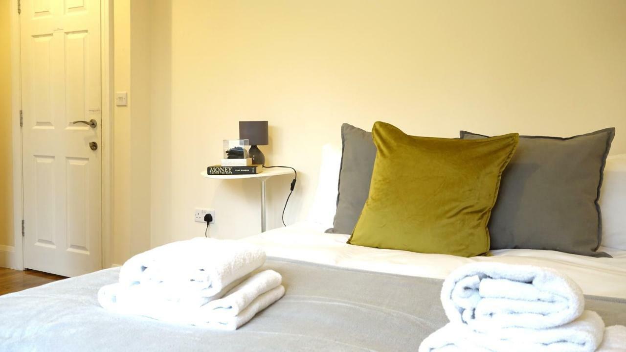 Heathrow Ensuite Rooms- Auto Check In 런던 외부 사진