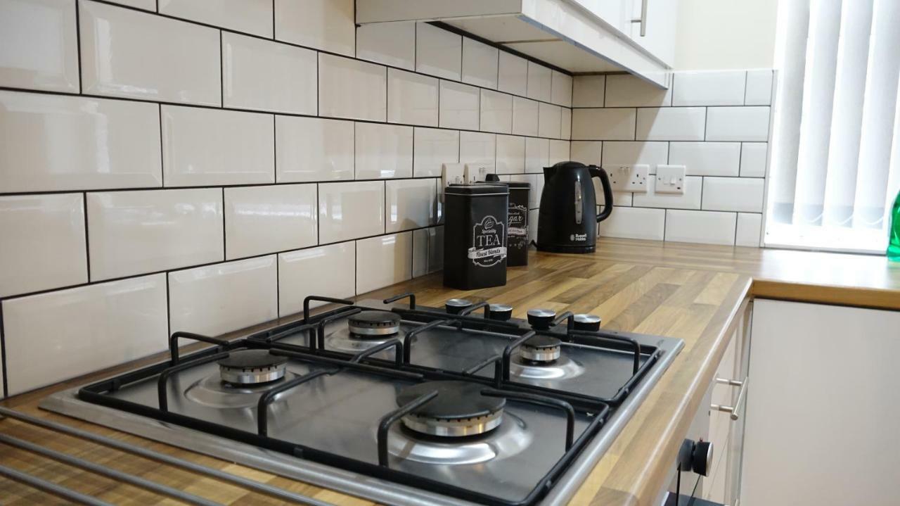 Heathrow Ensuite Rooms- Auto Check In 런던 외부 사진