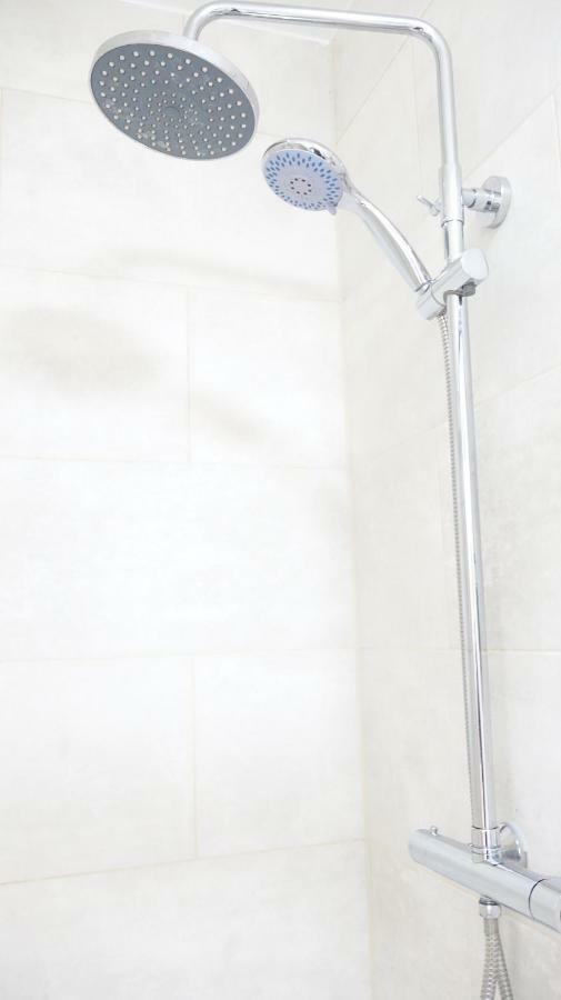 Heathrow Ensuite Rooms- Auto Check In 런던 외부 사진