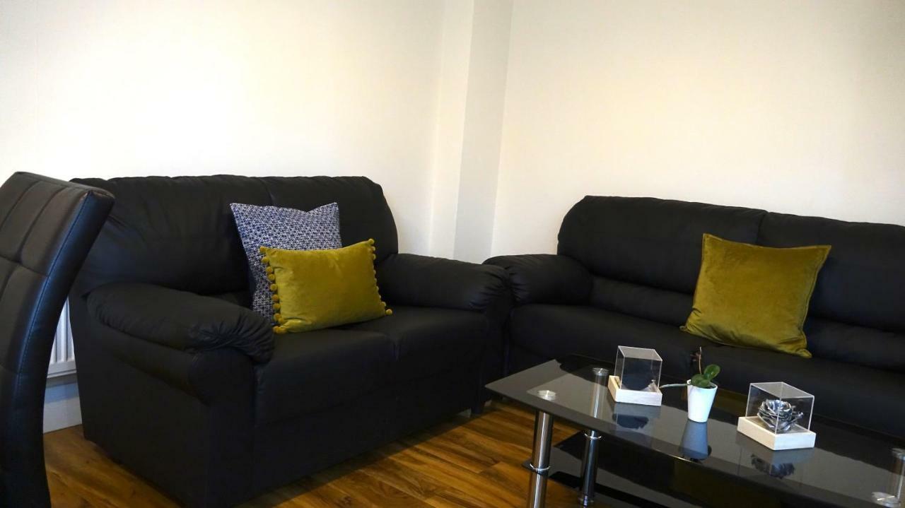 Heathrow Ensuite Rooms- Auto Check In 런던 외부 사진